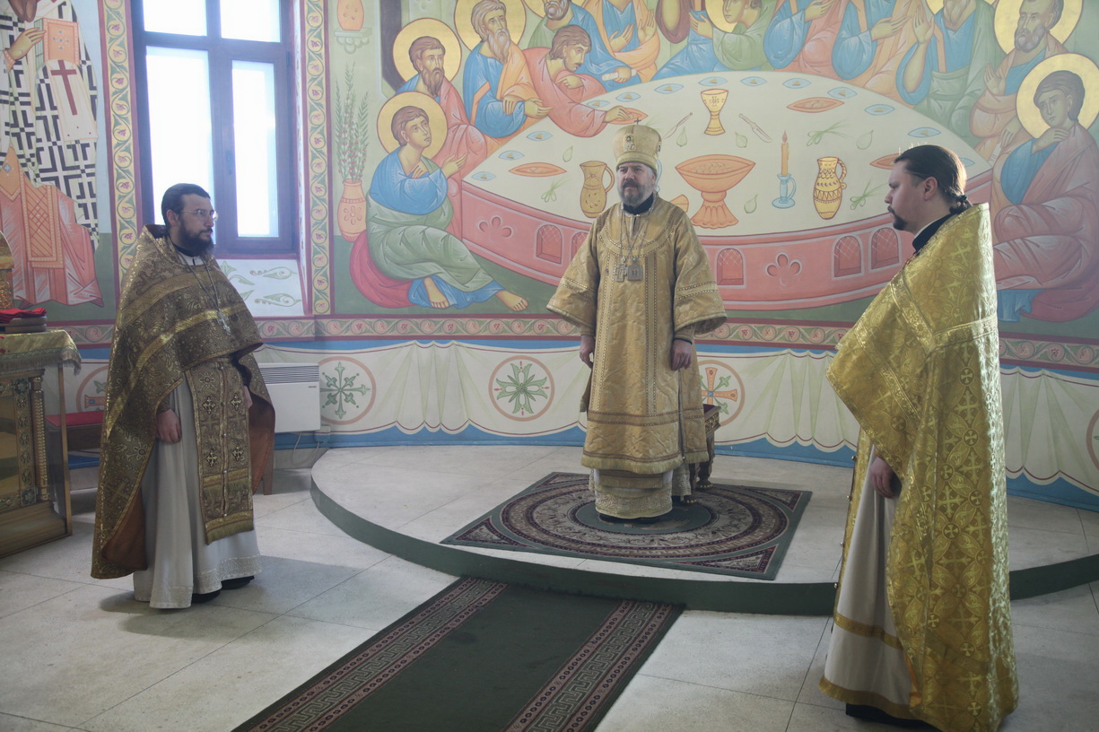 В неделю 32-ю по Пятидесятнице, пред Богоявлением, епископ Находкинский и Преображенский Николай совершил Божественную литургию.