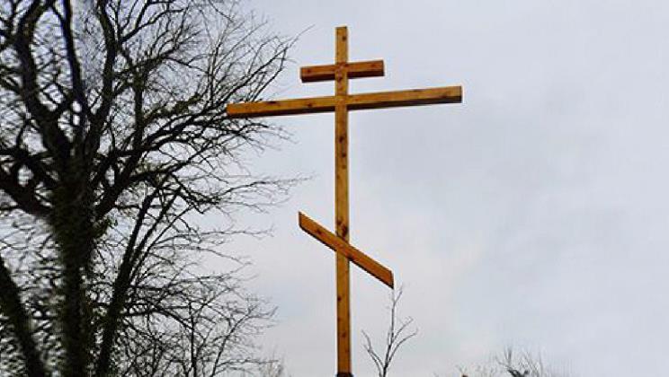 В приморских селах в память о павших в Великой Отечественной войне устанавливают поклонные кресты