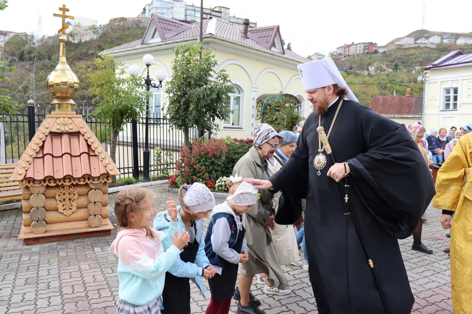 Митрополит Владимир совершил всенощное бдение в Свято-Никольском кафедральном соборе