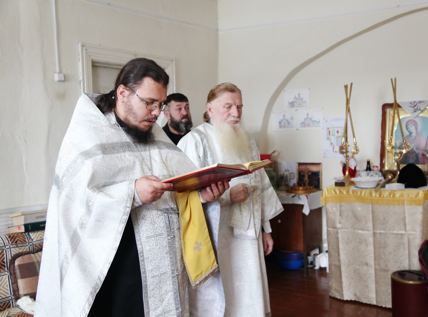 В храме женского скита п. Новосысоевка прошел Благодарственный молебен Спасителю (+ Фото)