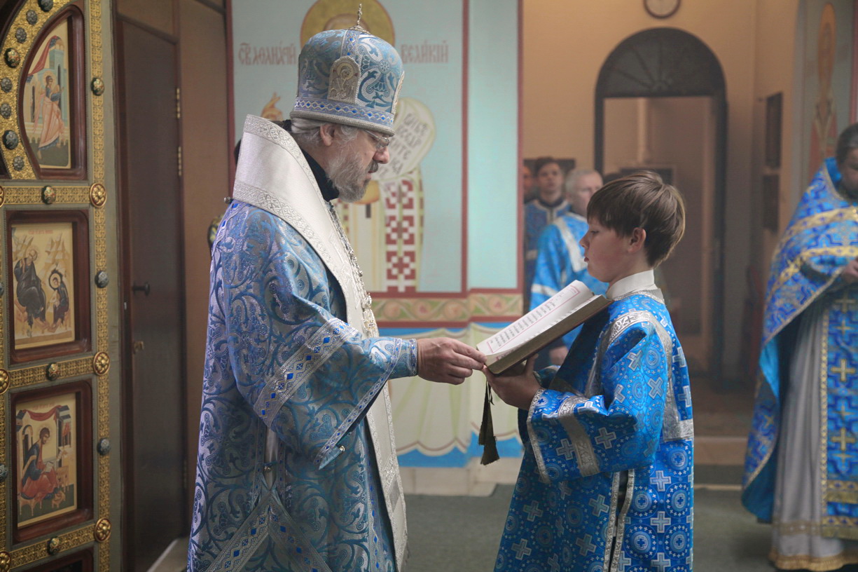 В неделю 24-ю по Пятидесятнице епископ Находкинский и Преображенский Николай совершил Божественную литургию в Казанском Кафедральном соборе г. Находки.