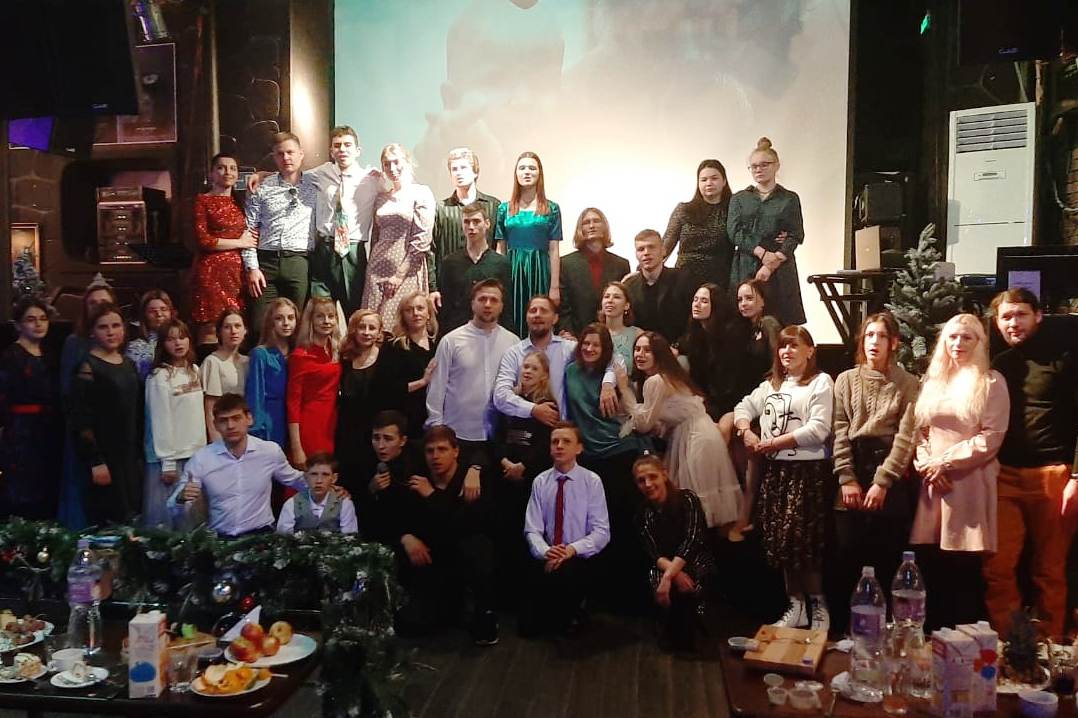 Отдел по работе с молодежью Владивостокской епархии провёл большое ежегодное мероприятие "Сретенский огонёк".