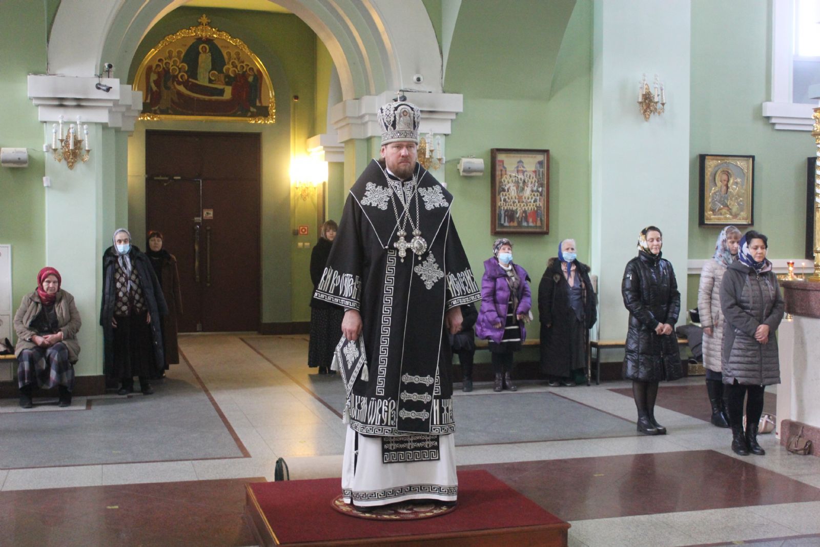 Митрополит Владимир совершил первую в этом году Литургию Преждеосвященных Даров