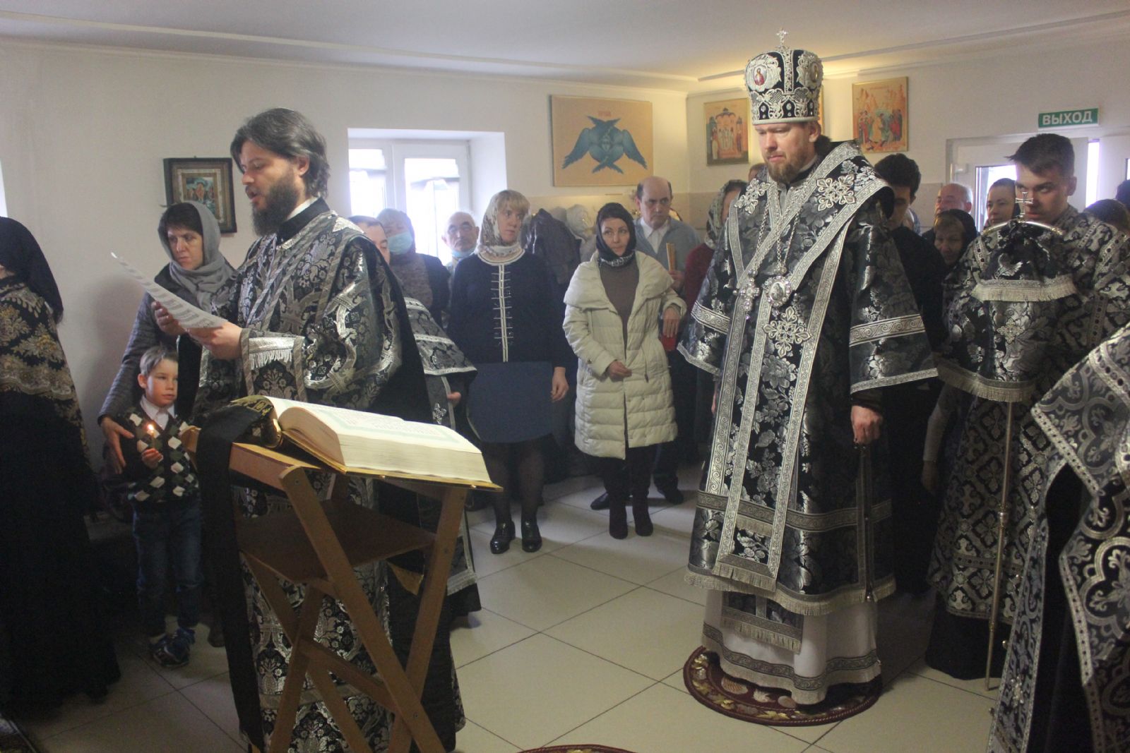 Митрополит Владивостокский и Приморский Владимир совершил пассию в храме Порт-Артурской иконы Пресвятой Богородицы