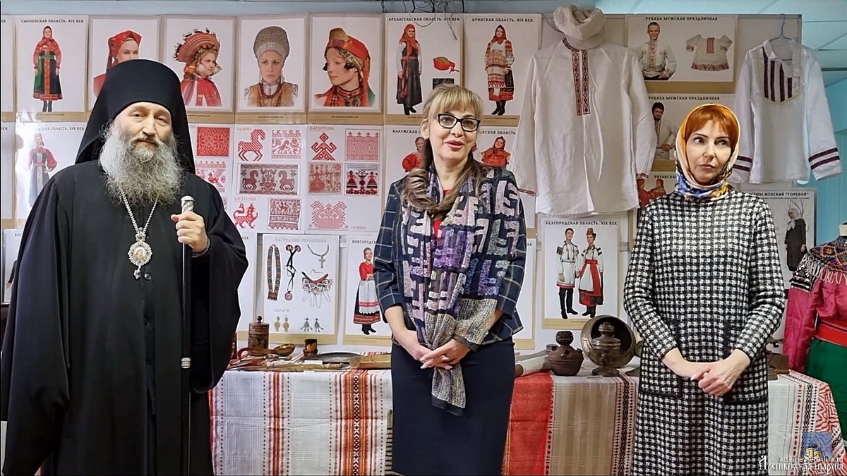 Выставка русского народного костюма открылась в Кавалерово (+ Фото + Видео)
