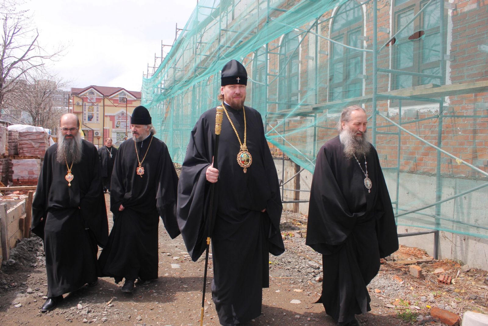 Архиереи Приморской митрополии посетили строящийся Спасо-Преображенский кафедральный собор