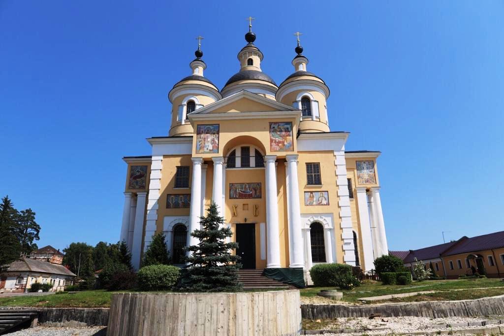 Митрополит Владимир возглавил богослужение в Казанском соборе Успенского Вышенского монастыря Скопинской епархии