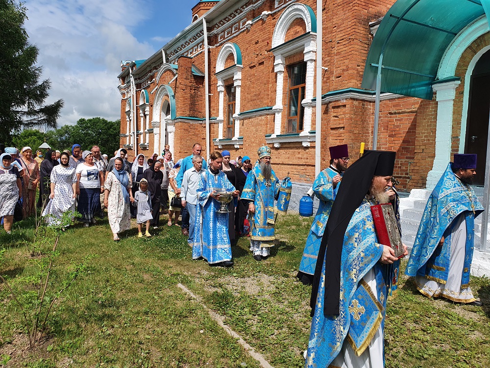 В престольный день Казанского монастыря епископ Уссурийский Иннокентий возглавил богослужения
