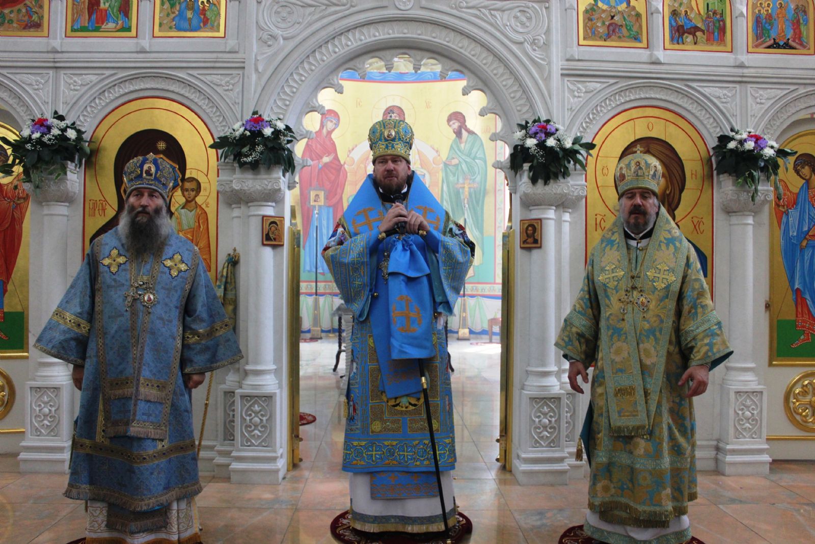 Глава Приморской митрополии возглавил Божественную литургию в Казанском кафедральном соборе города Находки в день престольного праздника