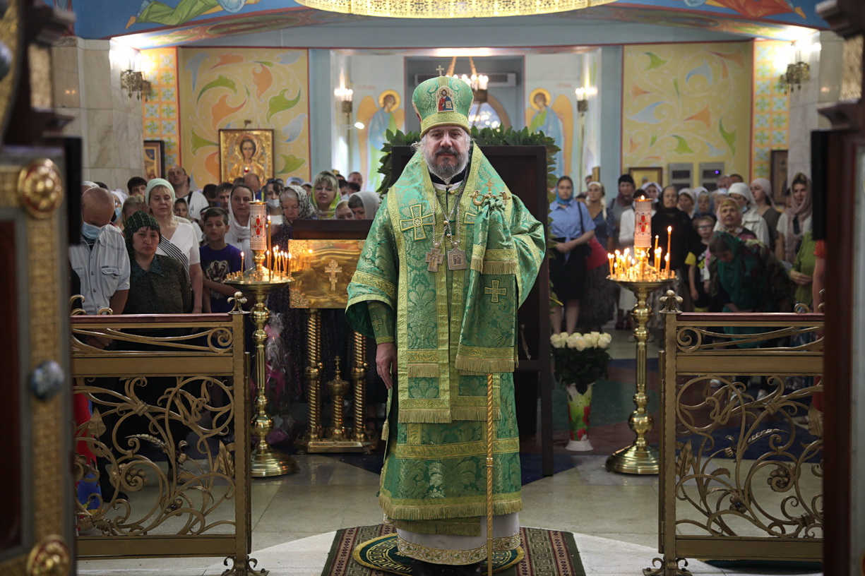 18.07.2015г.В день празднования памяти обретения мощей прп. Сергия Радонежского, епископ Находкинский и Пребраженский Николай, возглавил Божественную литургию в нижнем храме в честь прп. Сергия Радонежского Казанского Кафедрального собора г. Находки.