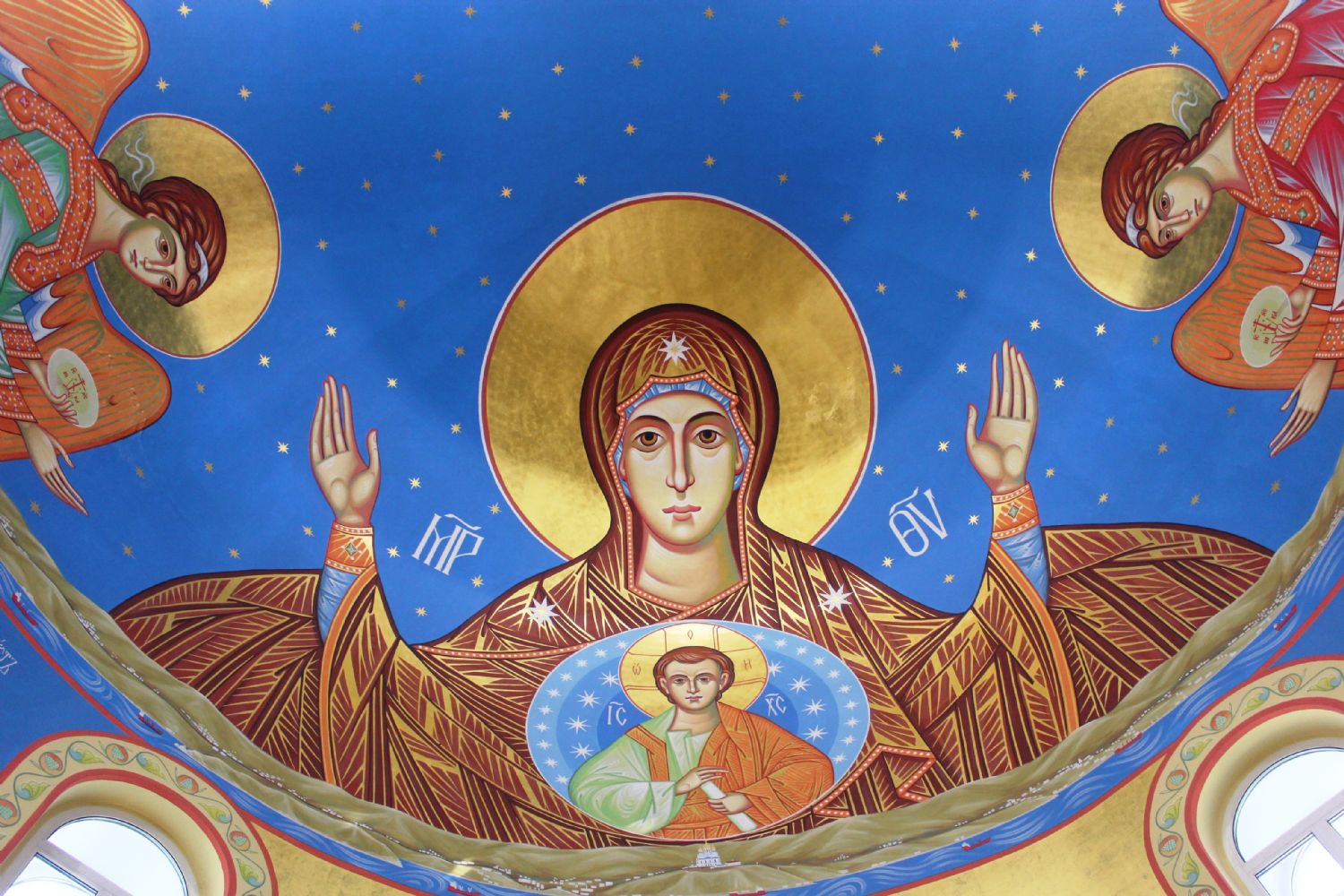 Епископ Гурий сослужил во время Божественной Литургии в Казанском кафедральном соборе города Находки накануне престольного праздника (+ Фото)