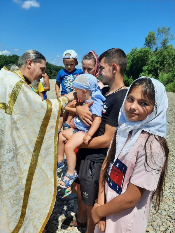 Летний отдых «Возрождения»: соревнование за звание лучшего рыбака и Таинство Крещения (+ Фото)