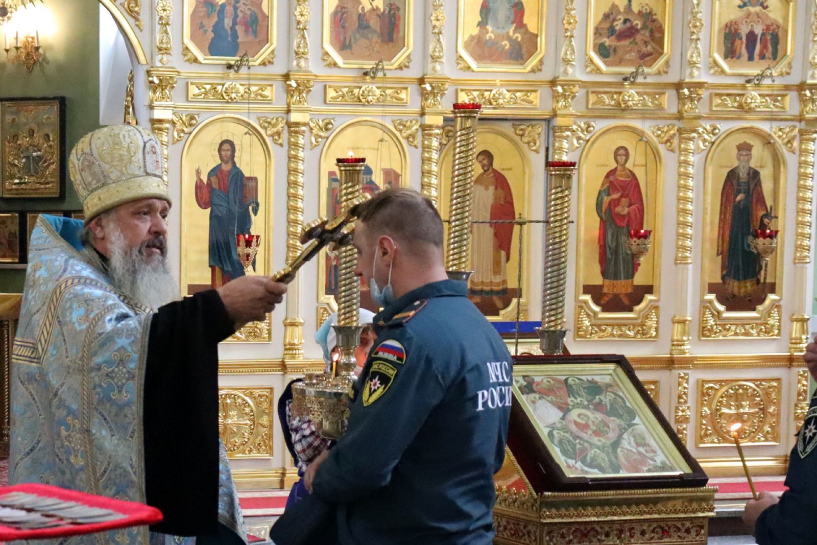 Молебные пения перед иконой Божией Матери «Неопалимая Купина» совершили в храмах Владивостокской епархии