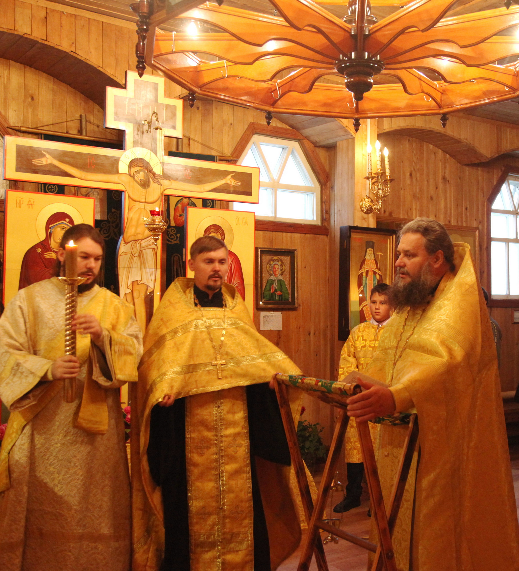 Начался автомобильный Крестный ход к 10-летию Арсеньевской епархии (+ Фото)