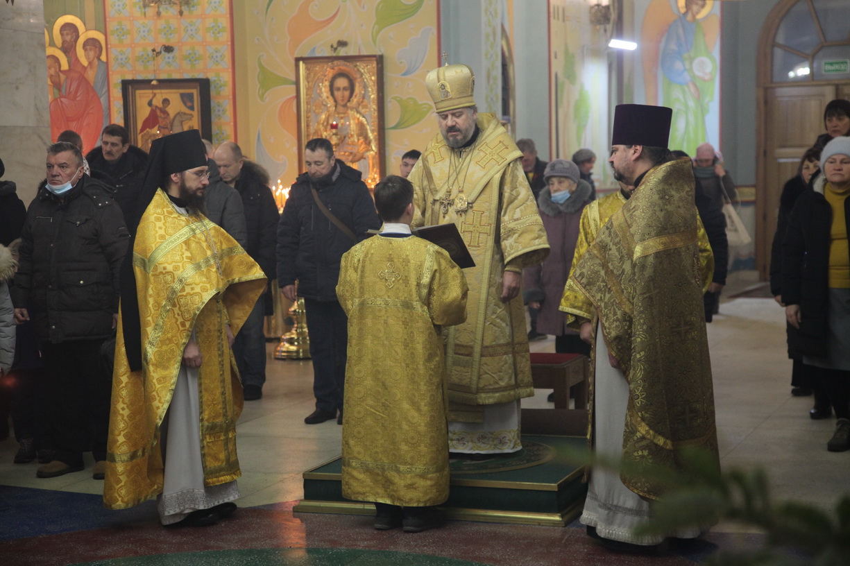 В неделю 30-ю по Пятидесятнице, пред Богоявлением, епископ Находкинский и Преображенский Николай совершил Божественную литургию.