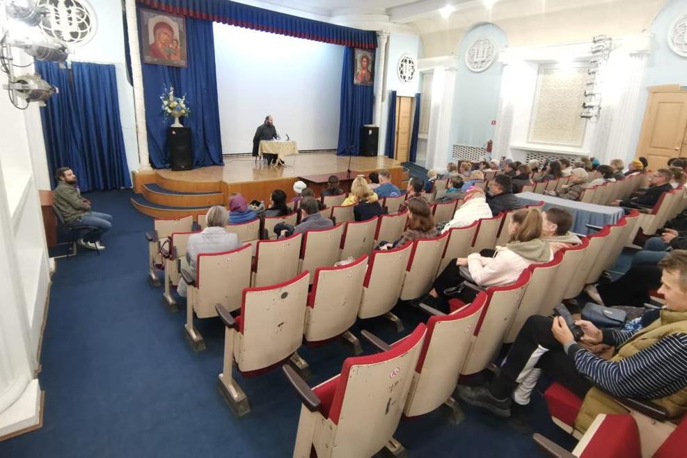 Встреча со священником Павлом Островским прошла в Духовно-просветительском центре Казанского храма