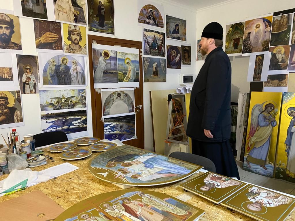 Митрополит Владимир посетил художественные мастерские «Ковчег»
