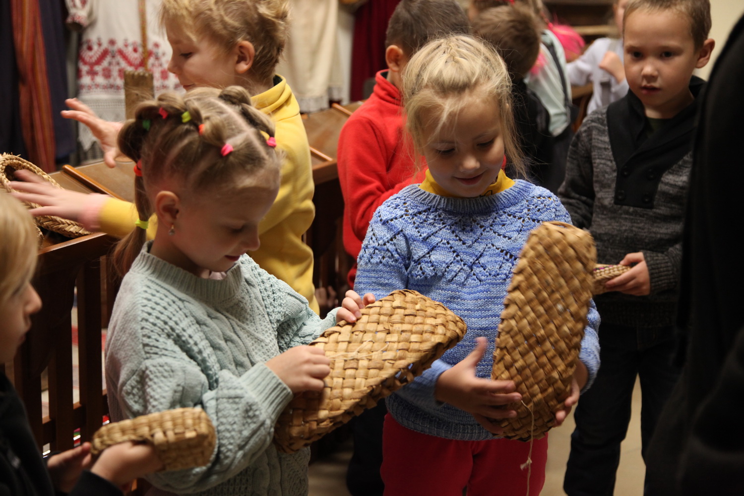 Около 100 дошкольников посетили Музей русской народной культуры Духовно-просветительского центра Арсеньевской епархии (+ Фото)