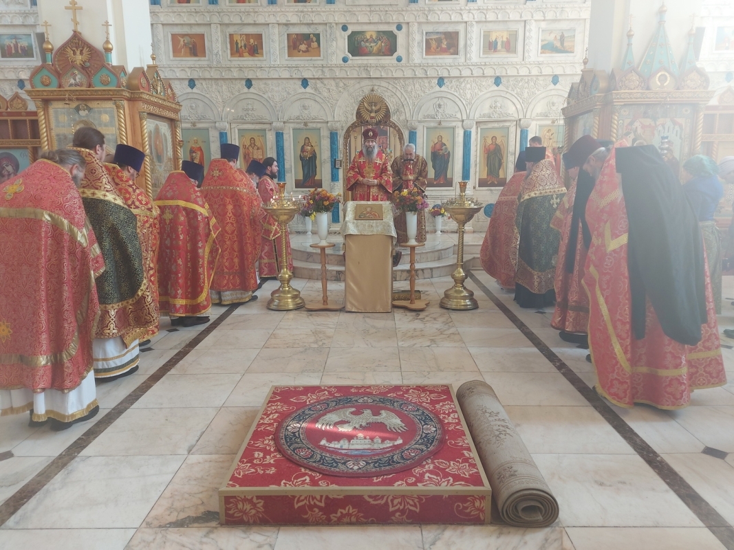 Архиерейское богослужение в день памяти вмч. Димитрия Солунского (+ Фото + Видео)