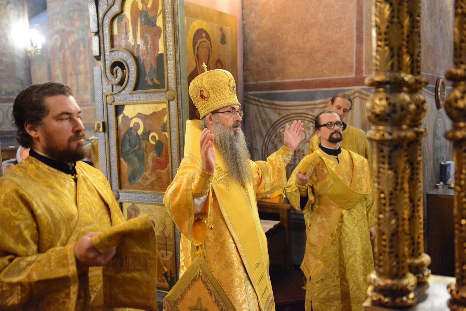 Епископ Уссурийский Иннокентий совершил литургию в Пафнутьево-Боровском монастыре