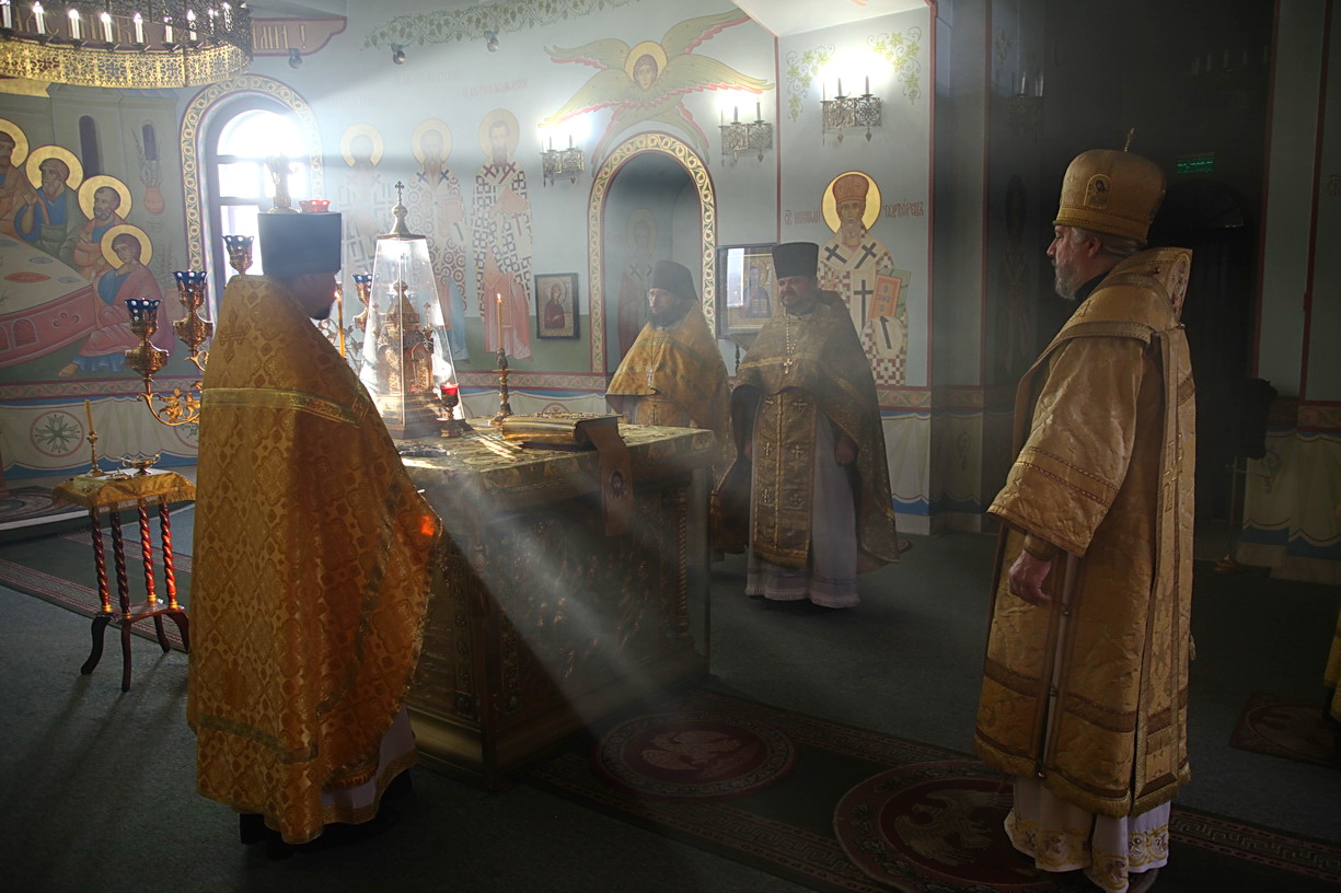 В Неделю о мытаре и фарисее епископ Находкинский и Преображенский Николай совершил Божественную литургию.