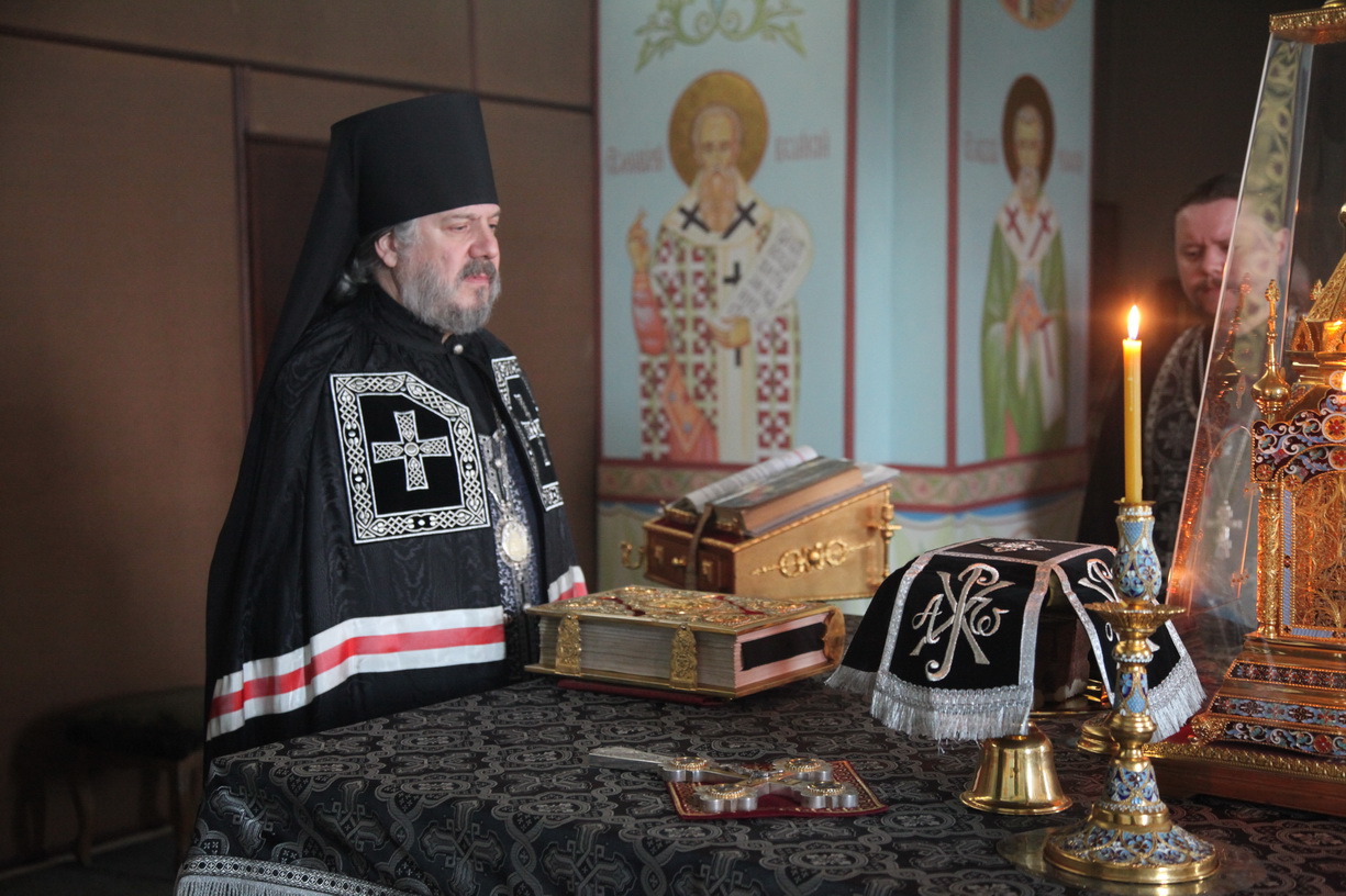 Епископ Николай совершил повечерие с чтением Великого канона преподобного Андрея Критского в Казанском Кафедральном соборе.