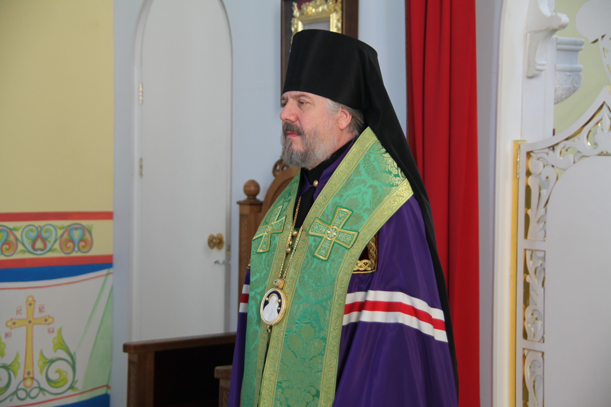 В канун праздника Святой Троицы епископ Николай возглавил всенощное бдение в Кафедральном соборе Находки.