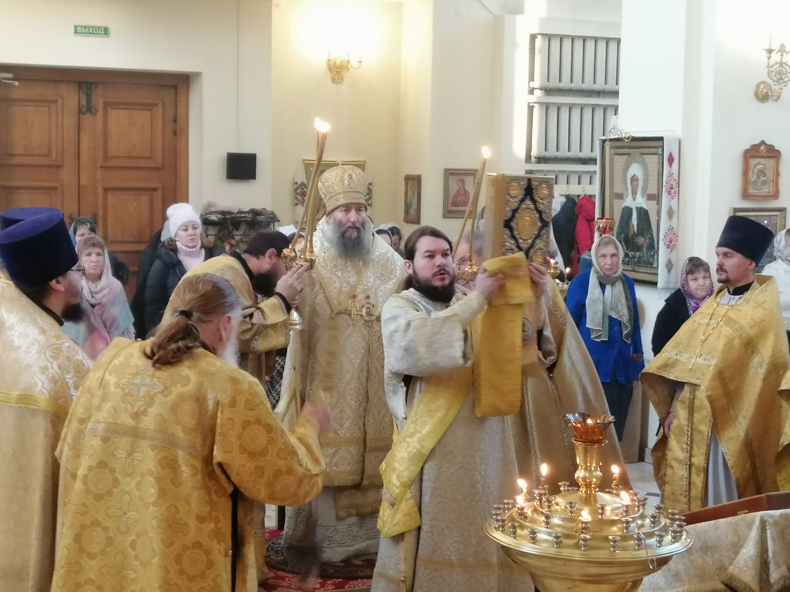 Архиерейское богослужение в День памяти святых отец в Благовещенском соборе г. Арсеньева (+ Фото + Видео)