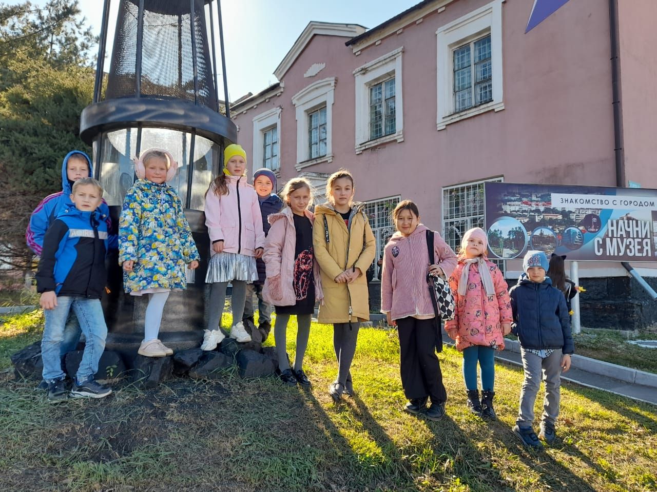 Воспитанники воскресной школы Богоявленского храма посетили с экскурсией музей города Артема