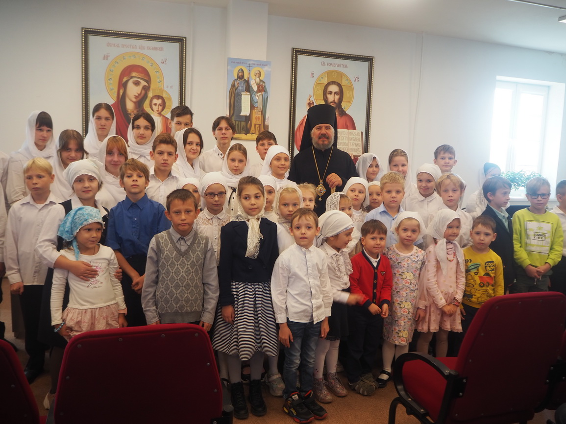 В Духовно-просветительском центре Управления Находкинской епархии прошёл детский утренник, посвящённый празднику Покрова Пресвятой Богородицы.