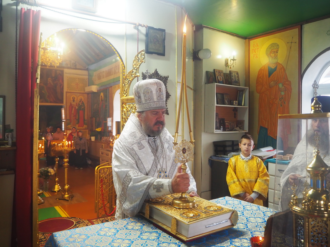 Епископ Находкинский и Преображенский Николай возглавил Божественную литургию в Свято-Рождественском храме г. Находки.