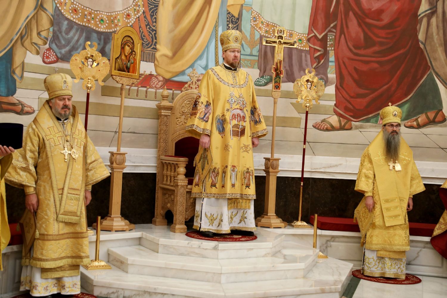 Глава Приморской митрополии совершил Божественную литургию в день очередной годовщины архиерейской хиротонии
