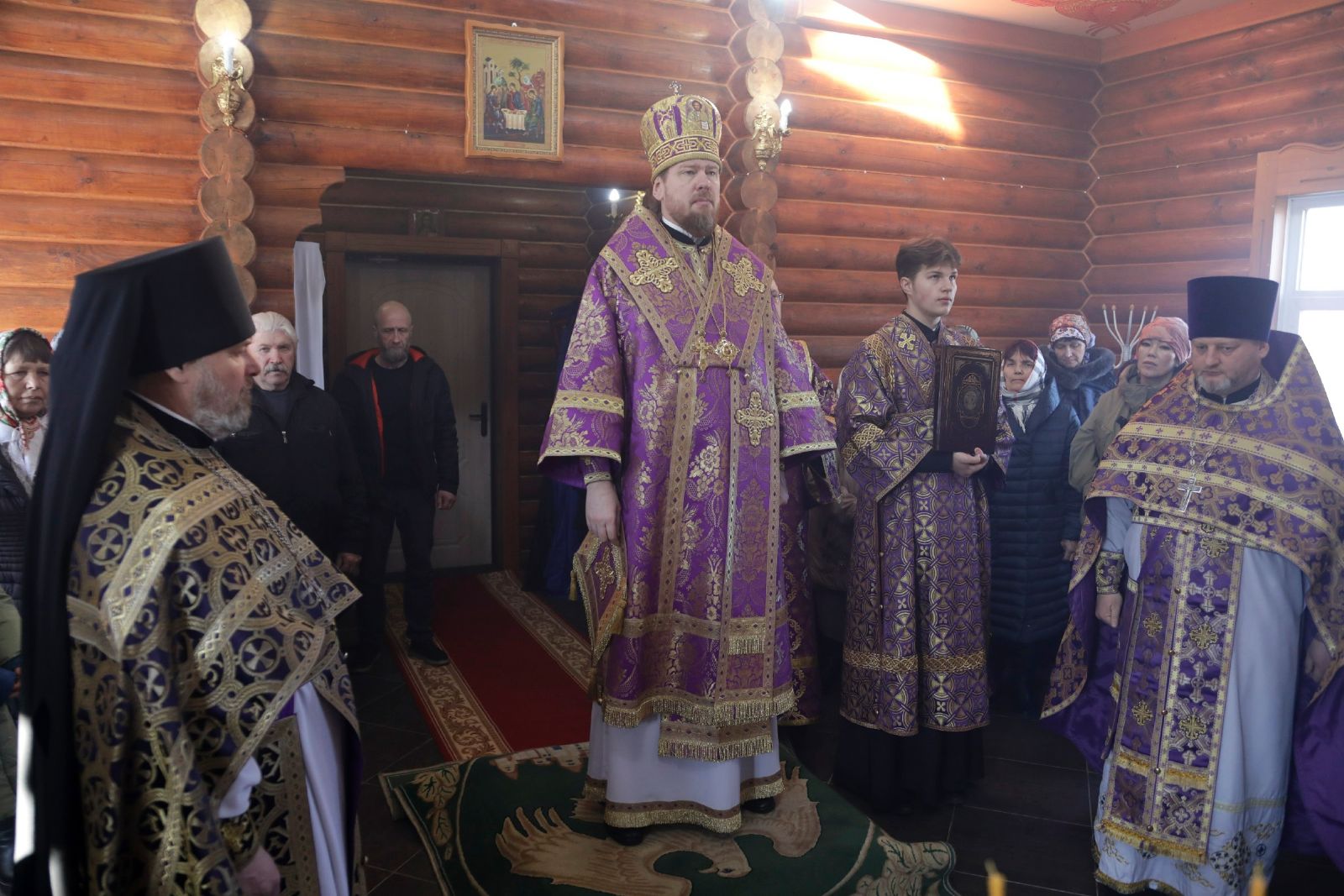 Глава Приморской митрополии совершил Божественную литургию в храме Рождества Христова села Яконовка