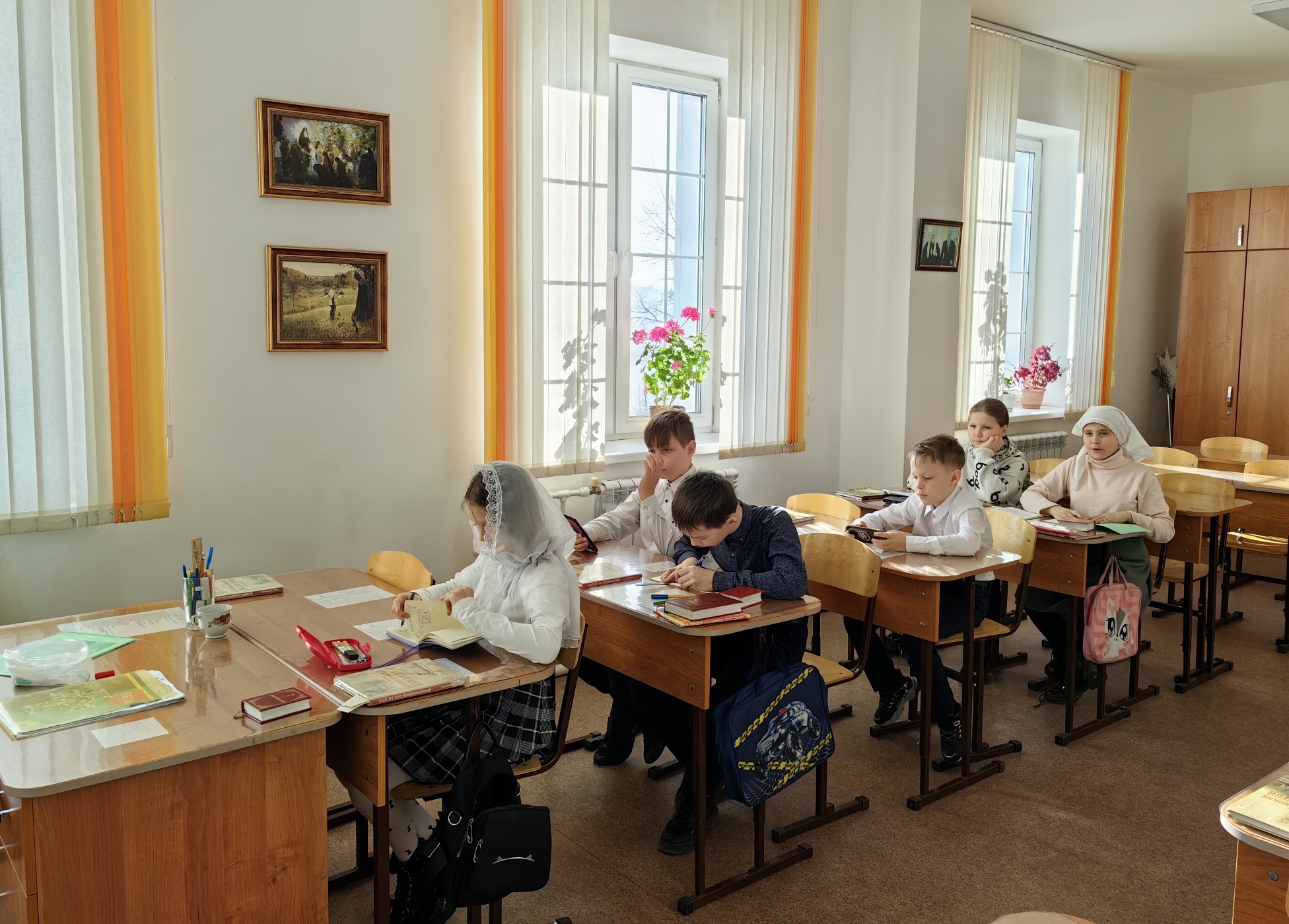 Уроки ко Дню православной книги в воскресной школе кафедрального собора.