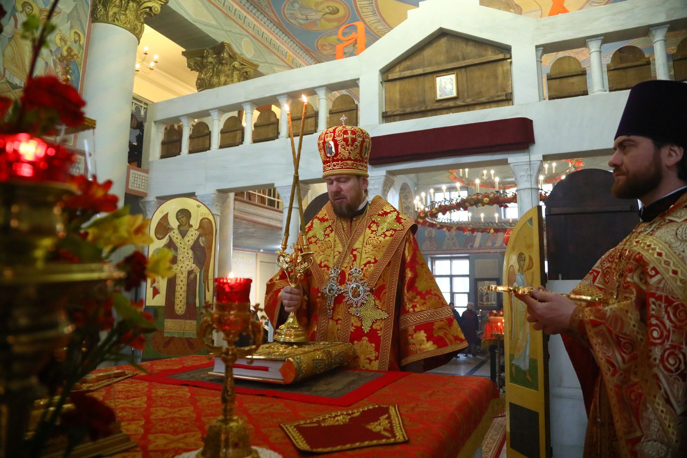 В Светлый вторник глава Приморской митрополии совершил литургию в храме Казанской иконы Пресвятой Богородицы