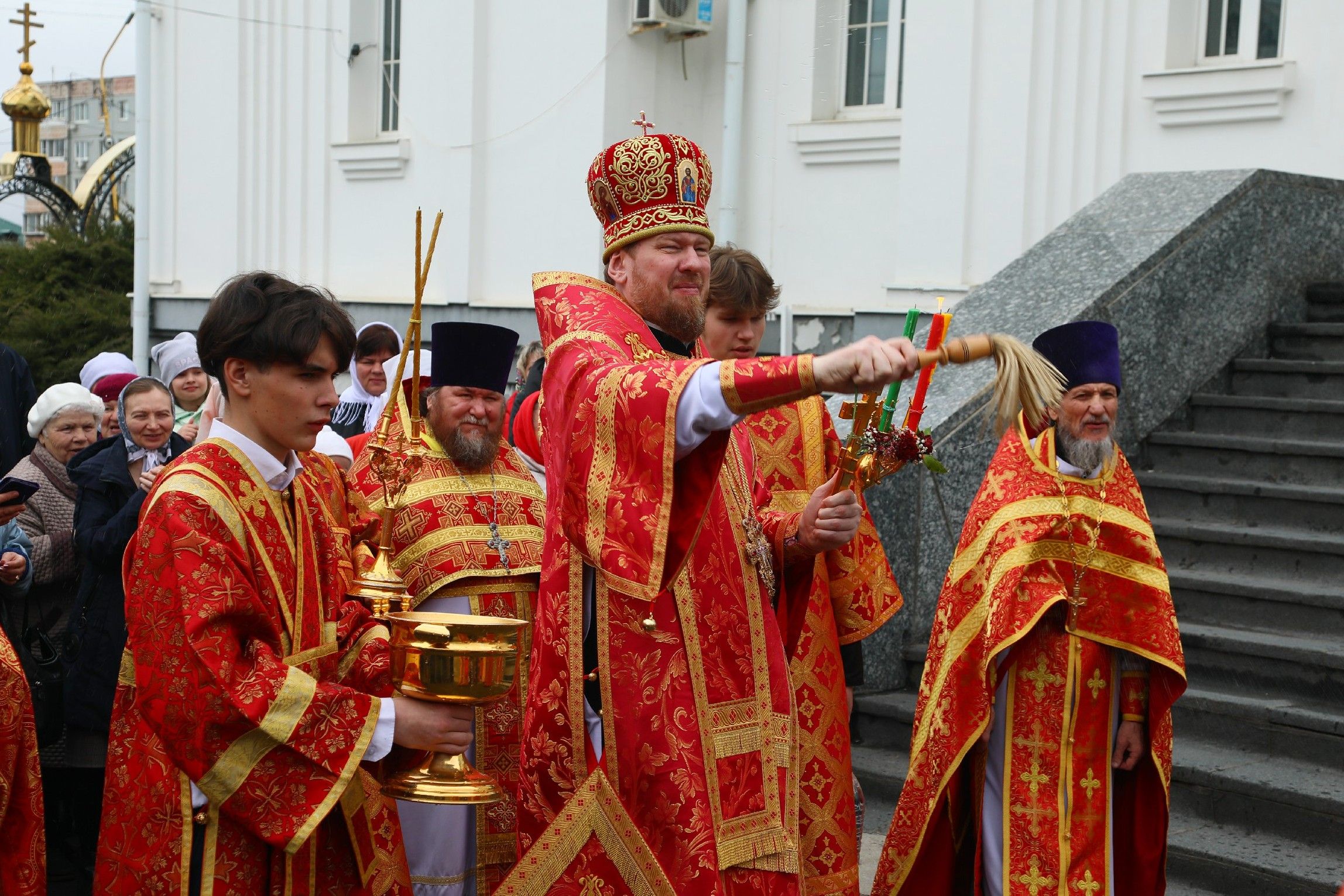 В четверг Светлой седмицы митрополит Владимир совершил литургию в Богоявленском храме
