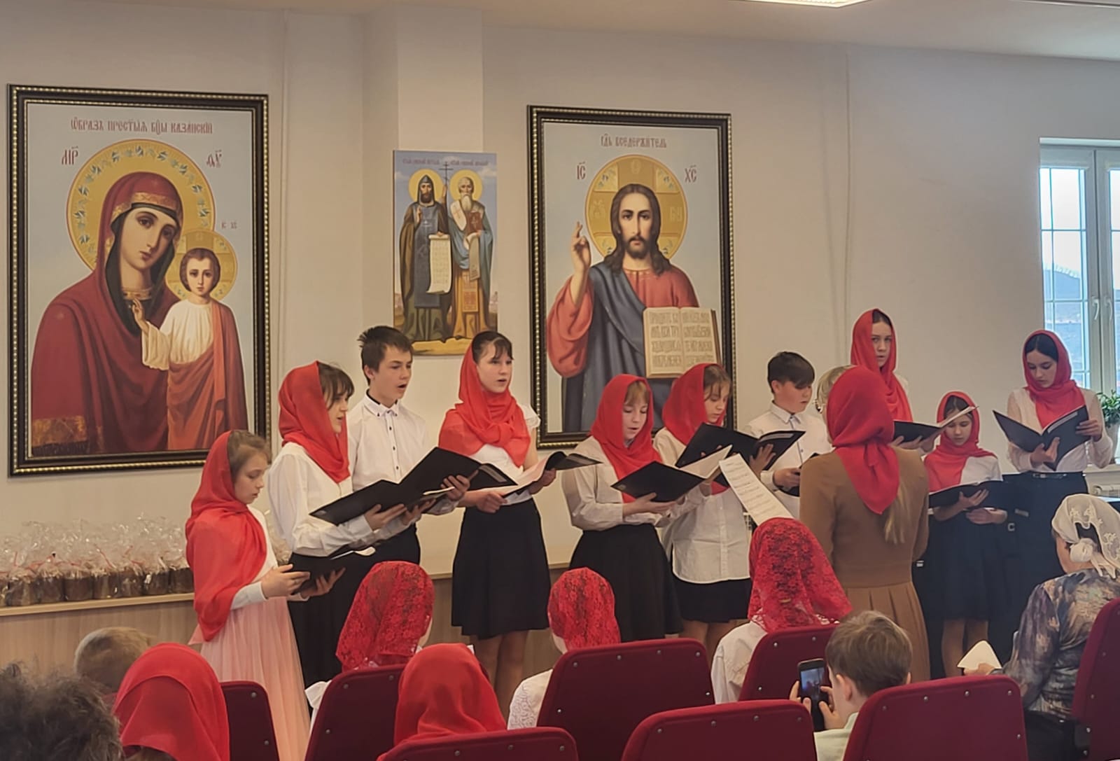 В Находкинской епархии прошёл детский пасхальный концерт.