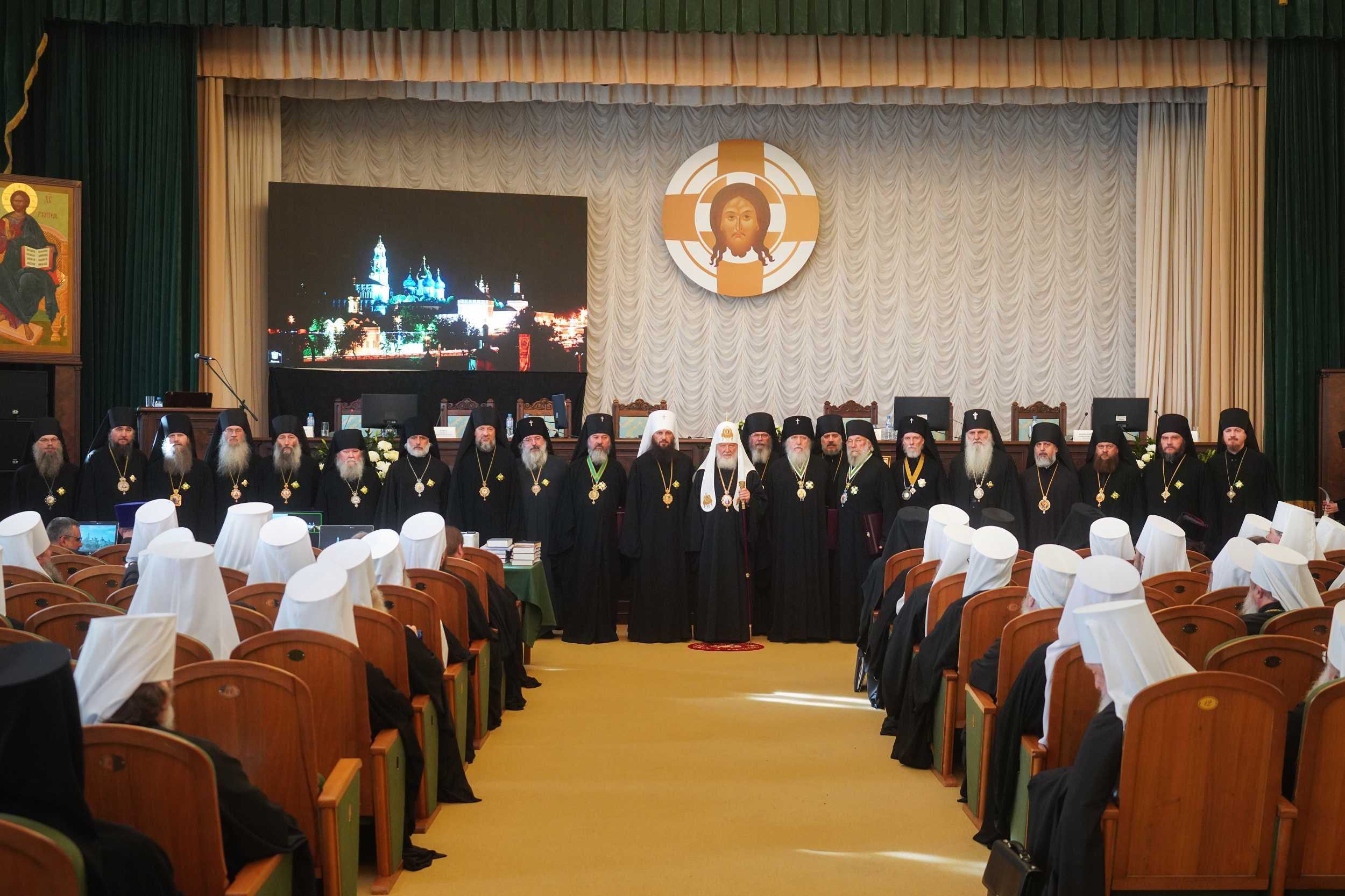 Архипастыри Приморской митрополии приняли участие в Архиерейском Совещании Русской Православной Церкви