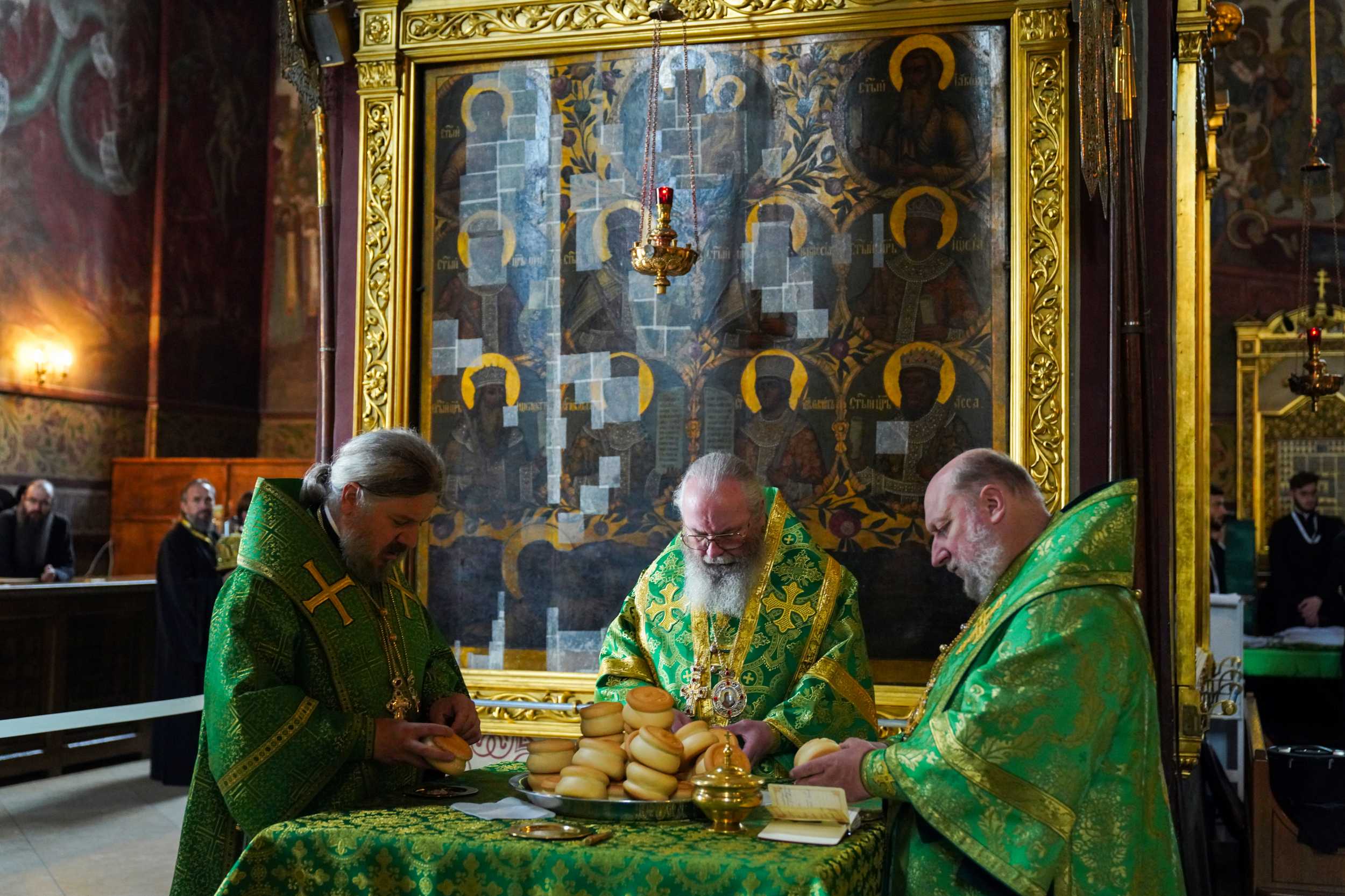 Архиереи Приморской митрополии сослужили Святейшему Патриарху Кириллу за Литургией в Троице-Сергиевой Лавре.