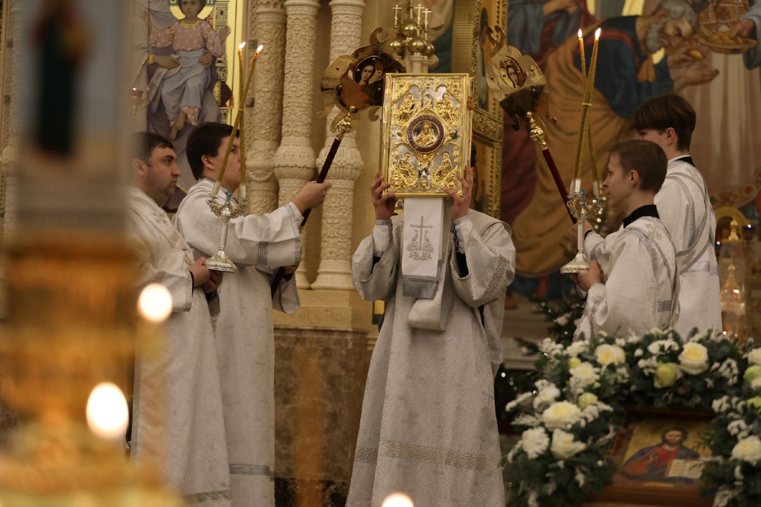 В канун Обрезания Господня митрополит Владимир совершил всенощное бдение в Спасо-Преображенском соборе