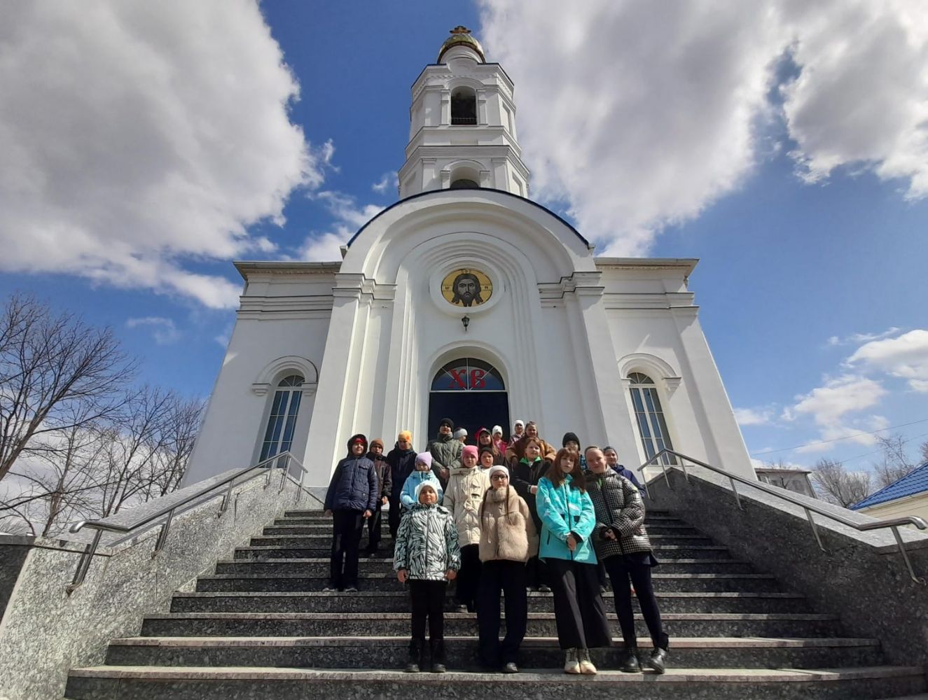 Ученики школы №17 Артемовского городского округа посетили занятие-экскурсию в храме Богоявления