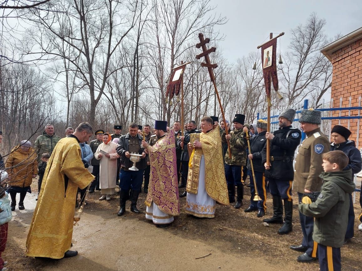 Казаки помолились в храме святого преподобного Алексия, человека Божьего в день престольного праздника