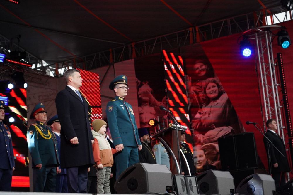 Благочинный Уссурийского благочиния присутствовал на военном параде в честь 79-й годовщины Великой Победы в городе Уссурийске