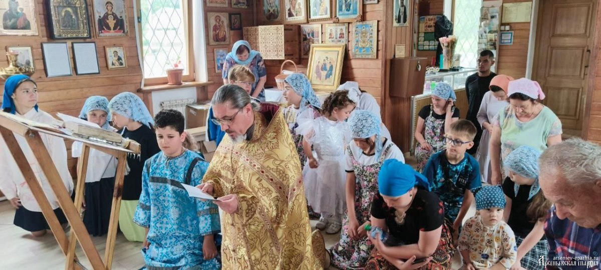 Акция-поздравление семейных пар с днем святых благоверных князя Петра и княгини Февронии Муромских (+ Фото)