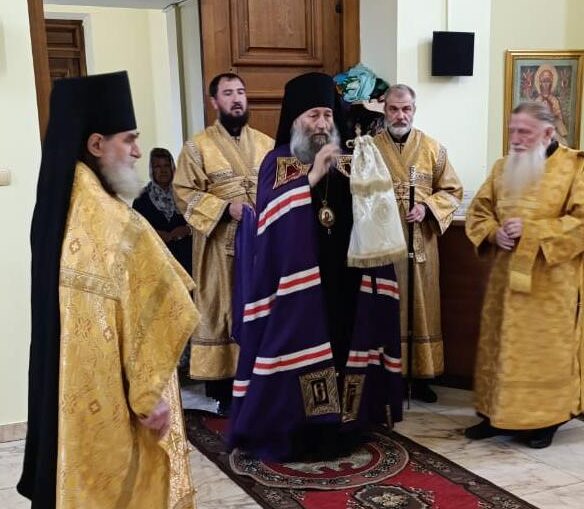 Архиерейская служба в день памяти апостолов Петра и Павла (+ Фото + Видео)