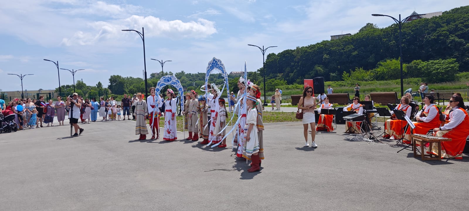 Находкинцы встретили День семьи, любви и верности