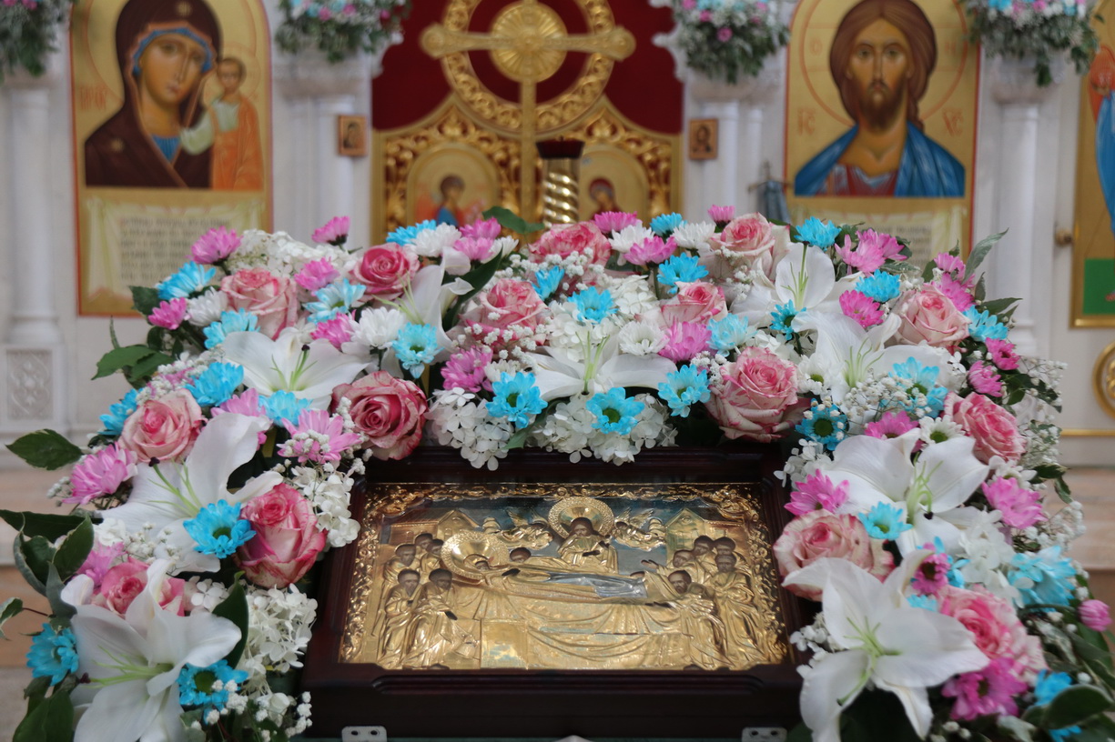 В праздник Успения Пресвятой Богородицы епископ Находкинский и Преображенский Николай возглавил Божественную литургию в Казанском Кафедральном соборе г. Находки.