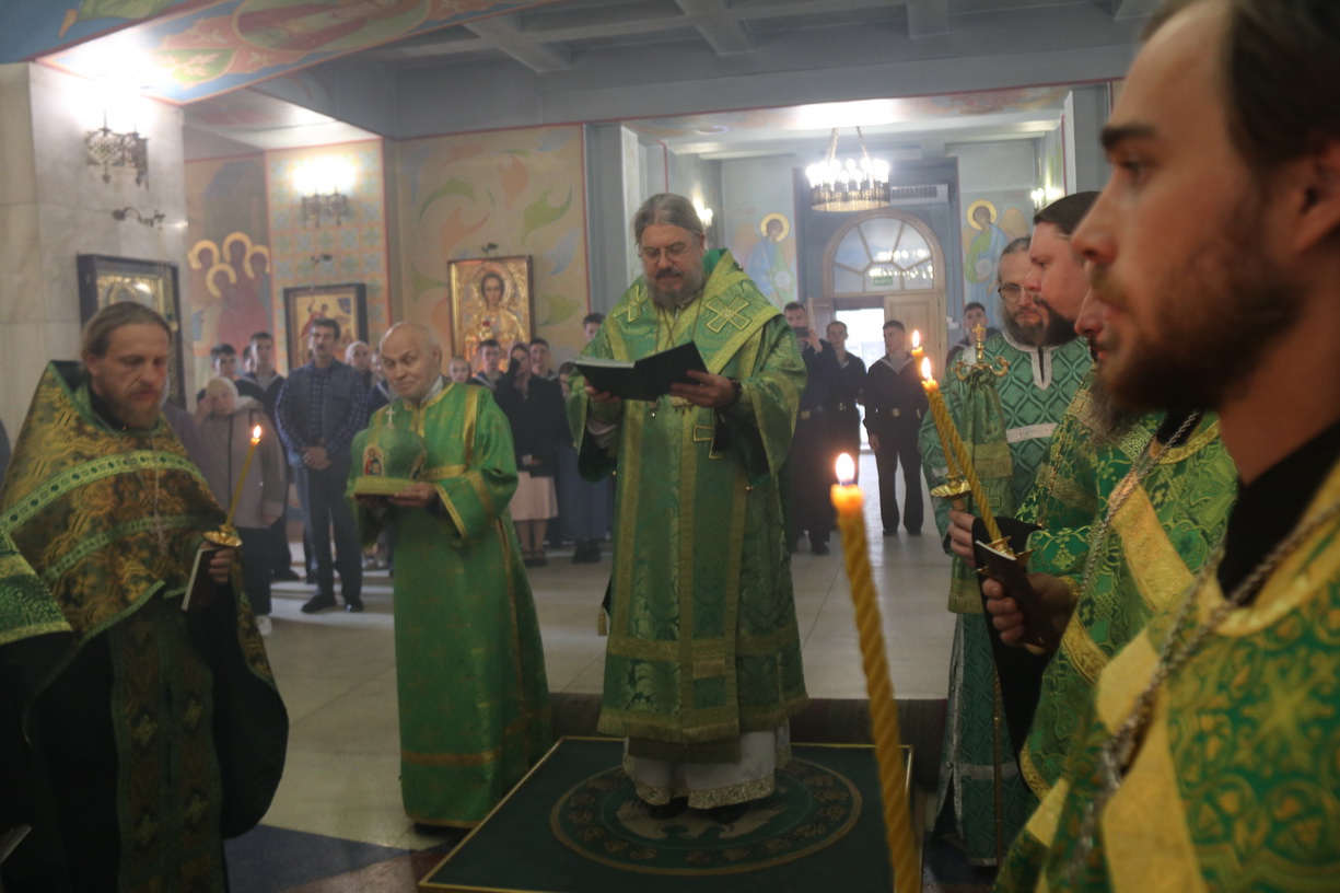 В канун дня памяти преподобного Сергия Радонежского в Казанском соборе прошло вечернее богослужение.