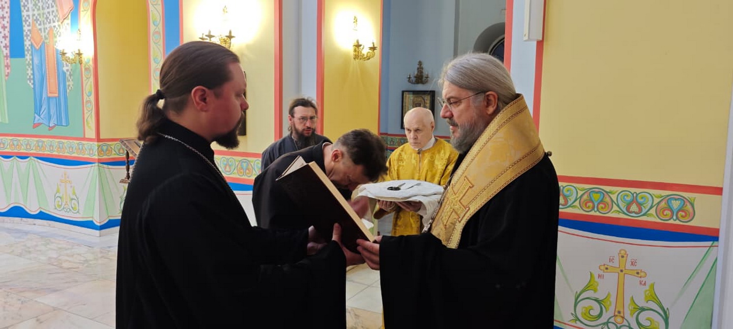 Епископ Николай возглавил всенощное бдение в Казанском соборе.