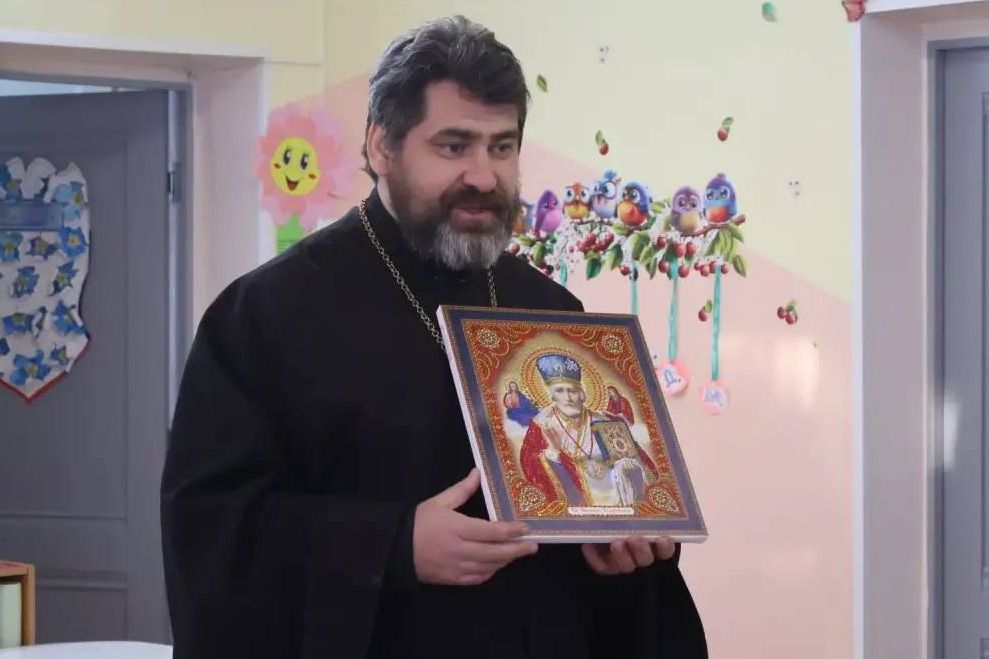 Протоиерей Андрей Машанов рассказал дошкольникам о празднике Рождества Христова